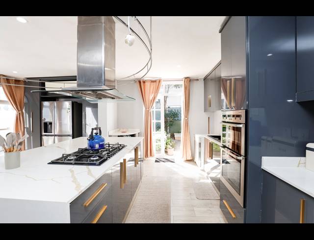3 BEDROOM FREEHOLD FOR SALE IN ESSENWOOD